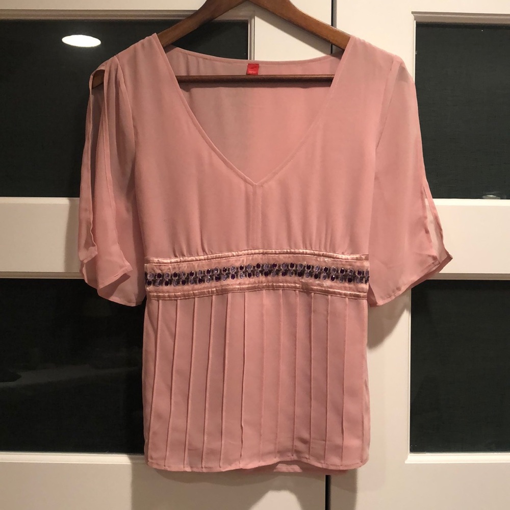 Blush Rosa short sleeve VNeck with application, pleats and belt. New, Esprit, M,